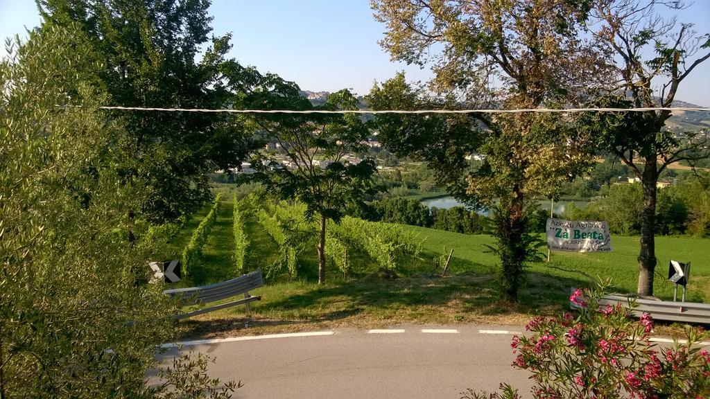 Agriturismo Za Beata Panzió Penna Sant'Andrea Kültér fotó