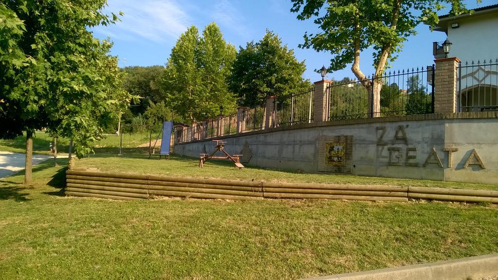 Agriturismo Za Beata Panzió Penna Sant'Andrea Kültér fotó