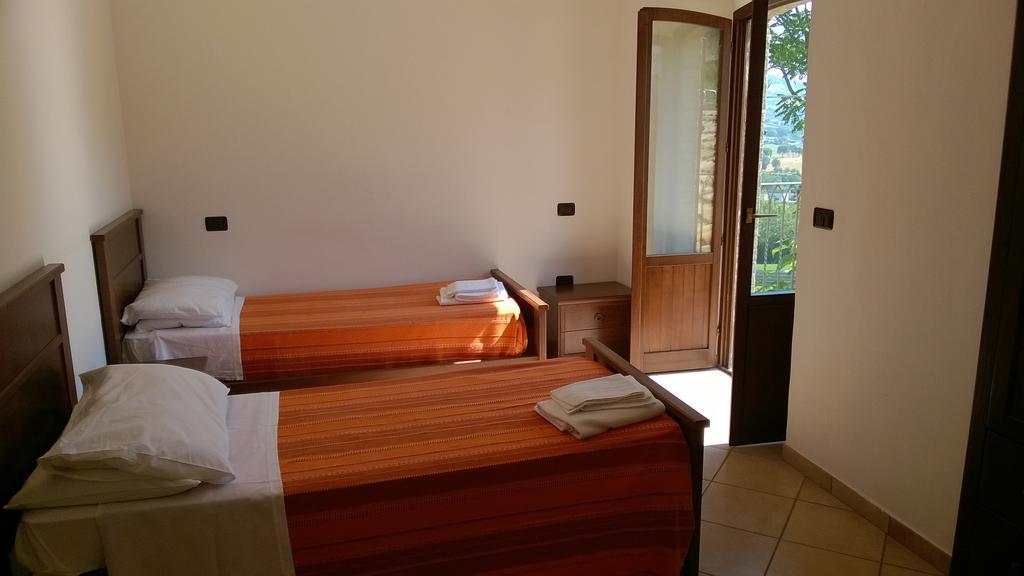 Agriturismo Za Beata Panzió Penna Sant'Andrea Kültér fotó