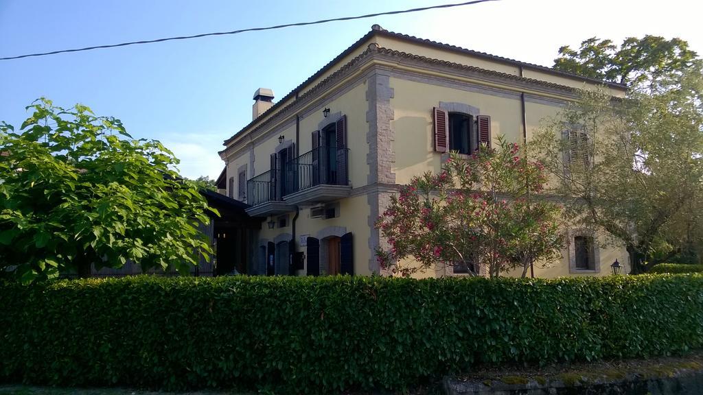 Agriturismo Za Beata Panzió Penna Sant'Andrea Kültér fotó