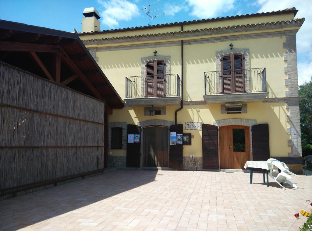 Agriturismo Za Beata Panzió Penna Sant'Andrea Kültér fotó